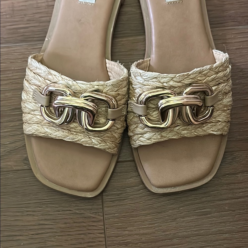 Steve Madden Women's Gold Buckle and Tan Raffia Sandals 9